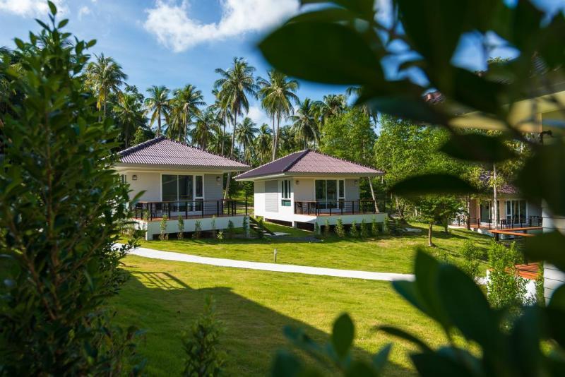 Phangan Akuna Srithanu Ngoại thất bức ảnh